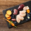 MEATLOVE Kurczak z batatem, jagodą i rumiankiem TENDER POULTRY baton dla psa 800g